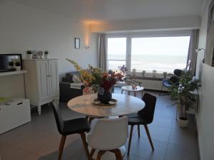 Apartment in Nieuwpoort by the Beach