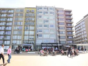 Apartment in Nieuwpoort by the Beach