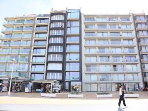 Apartment in Nieuwpoort by the Beach