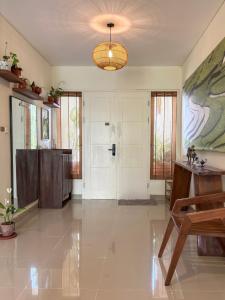 Cozy Botanical Garden House