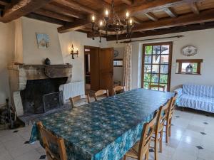 Maisons de vacances Gite renove avec jardin clos, cheminee et baby-foot a Contrisson, proche du Lac du Der. - FR-1-585-16 : photos des chambres