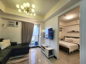 Spacious 1br 5min walk to AyalaMall Clvlf at THE CELANDINE
