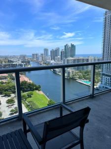 Beautiful Studio in Hallandale with Beach & Pool