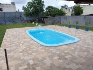 Casa com piscina a 1000 metros da Praia Brava - 马蒂尼奥斯