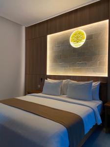 Phòng Deluxe Giường Đôi Có Ban Công (Deluxe Double Room with Balcony)