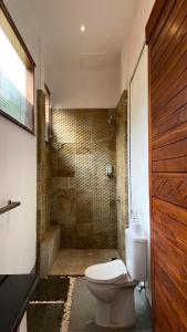 Phòng 2 Giường Đơn Nhìn Ra Hồ Bơi (Twin Room with Pool View)