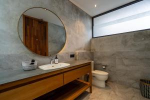 Biệt Thự 3 Phòng Ngủ (Three-Bedroom Villa)