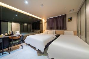 Superior Twin Room for 2 persons  (Superior Twin Room for 2 People)