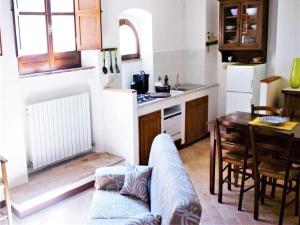 Cosy apartment in Mantignana with private terrace