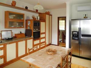 Granite House by Tâmega with Pool