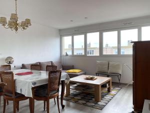 Appartements Appartement 3 pieces avec balcon et climatisation a Balaruc-les-Bains - FR-1-553-298 : photos des chambres