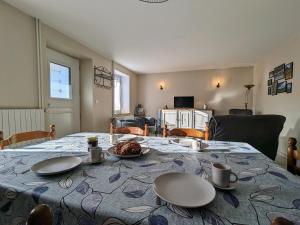 Gîte de Charme pour 6 personnes avec Terrasse et Wifi - FR-1-582-529