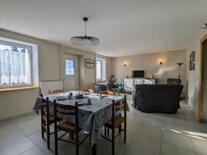 Gîte de Charme pour 6 personnes avec Terrasse et Wifi - FR-1-582-529