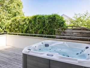 Maisons de vacances Villa renovee pres de Nancy avec spa - FR-1-584-375 : photos des chambres
