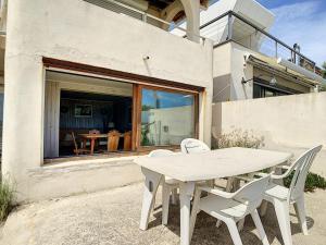 Appartement T4 en bord de plage avec terrasse et parking à Carnon - FR-1-715-103