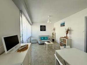 Studio avec Balcon et Parking à 2 Pas de la Plage - FR-1-652-56