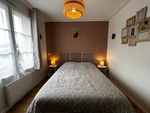 T2 rénové avec WiFi et parking à 200m des Thermes - FR-1-541-169