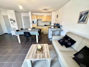 Étel: Appartement T2, Terrasse Sud, Près du Port, Parking, Animaux Permis - FR-1-479-218