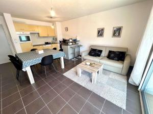 Étel: Appartement T2, Terrasse Sud, Près du Port, Parking, Animaux Permis - FR-1-479-218