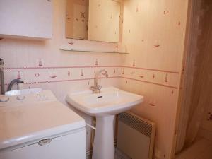 Maisons de vacances Maisonnette Erdeven 3 pieces, proche plage, parking - FR-1-479-219 : photos des chambres