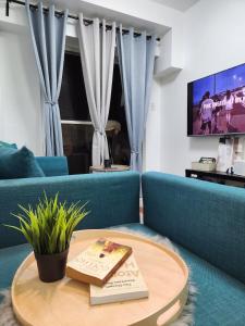 Cozy Spacious 2br at North Edsa QC