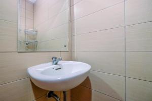 Comfortable and Simply Studio Room at Margonda Residence 5 Apartment By Travelio