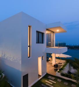 Ocean View Luxury Retreat - Private Villa by Nest Group