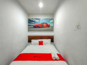 RedDoorz Padang Pasir near Petra University Surabaya