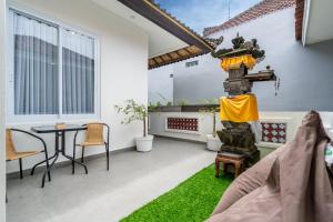 Bali Bay by Urban Haven