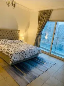 Lavish 2Bedroom Apartment with Balcony, Gym, Pool - Ḩiz̧āyib az Zānah