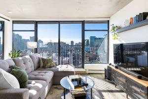 Luxury Central Apartment with City Views