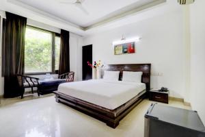 Blue Moon Residency Hotel & Restaurant