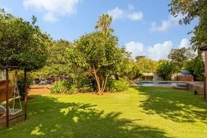 Tranquil flatlet with Full Kitchen & Pool Access - Ferndale