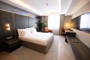 Standard Double Room room in Bilkent Hotel and Conference Center