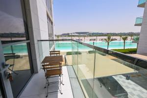 Stunning 1BR Retreat with Crystal Lagoon Views! - Hotel 4 stelle a Dubai