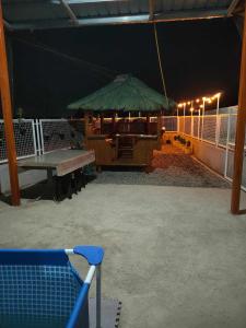 Praise Farmhouse - Private Farmhouse Staycation