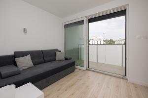 Dwupoziomowy Apartament z Parkingiem - Taras i Balkon - 3 Sypialnie by Noclegi Renters