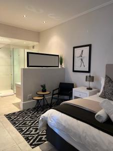 Contemoporary with a amazing views and Heated Pool