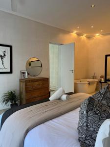 Contemoporary with a amazing views and Heated Pool