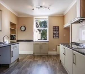 Charming Snug Loft Room, Room 4, Beautiful Connel near Oban