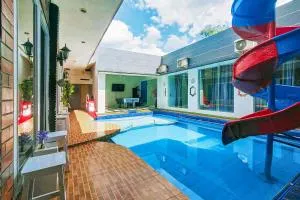 RedDoorz Near RS UMMI Bogor - Slada