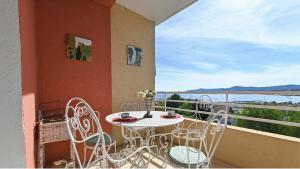 Le Marbello- Vue mer- Plages- Commerces
