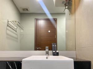 Well Appointed and Cozy Studio at West Vista Apartment By Travelio