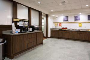 Hampton Inn Hays-North of I-70