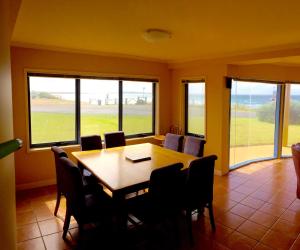 Horizons Beachfront Apartment