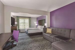 Deluxe King Room - Non-Smoking room in La Quinta by Wyndham Columbus North