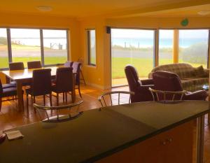 Horizons Beachfront Apartment