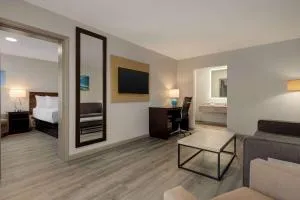 Baymont by Wyndham Emporia VA - 南希尔