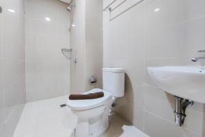 Comfort and Homey Studio Apartment at B Residence By Travelio