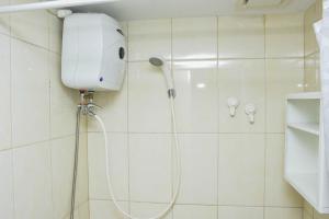 Cozy Living Studio at Springlake Summarecon Bekasi Apartment By Travelio